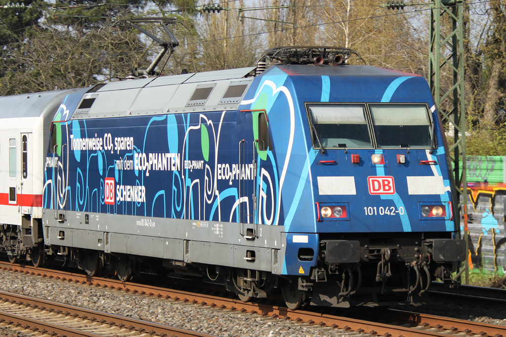 Lokportrait von 101 042 am 6.4.12 in D�sseldorf-Angermund.