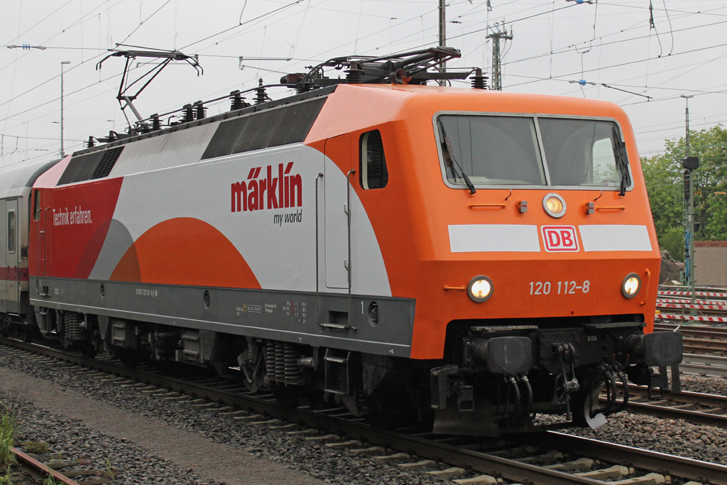 Lokportrait von 120 112 am 6.5.12 in Solingen Hbf.
