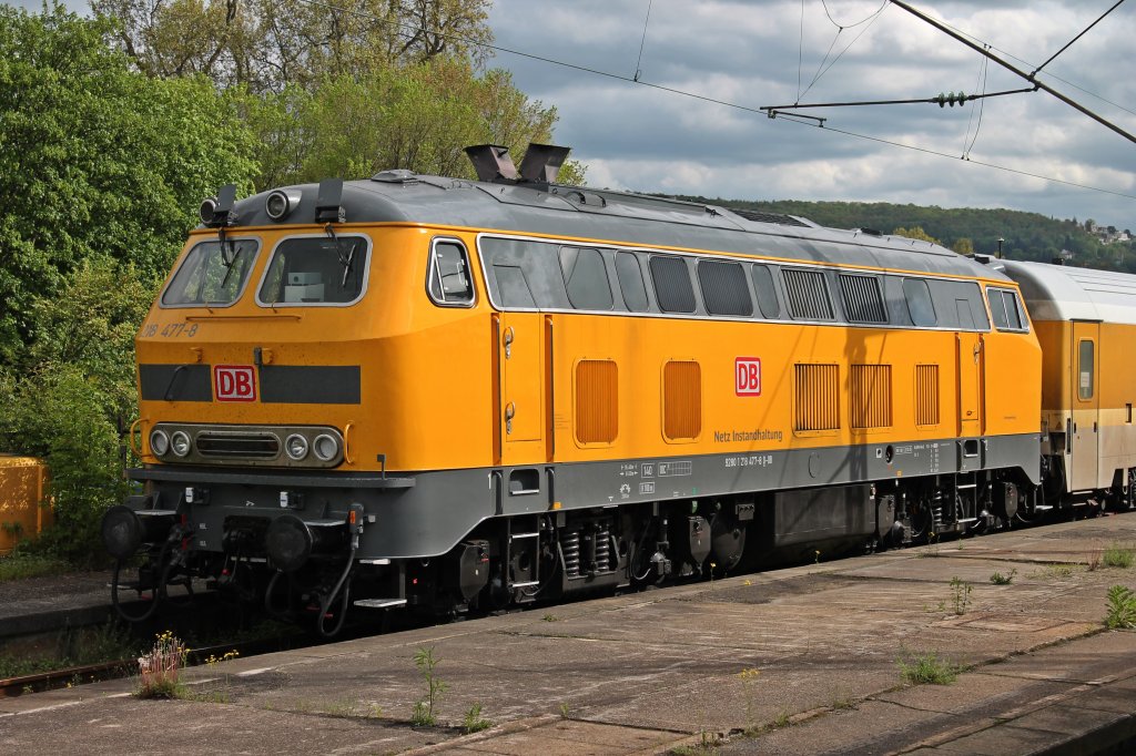 Lokportrait von 218 477-8 am 10.05.2013 mit dem RaiLab 2 auf dem Abstellgleis neben Gleis 16 in Stuttgart Hbf abgestellt.