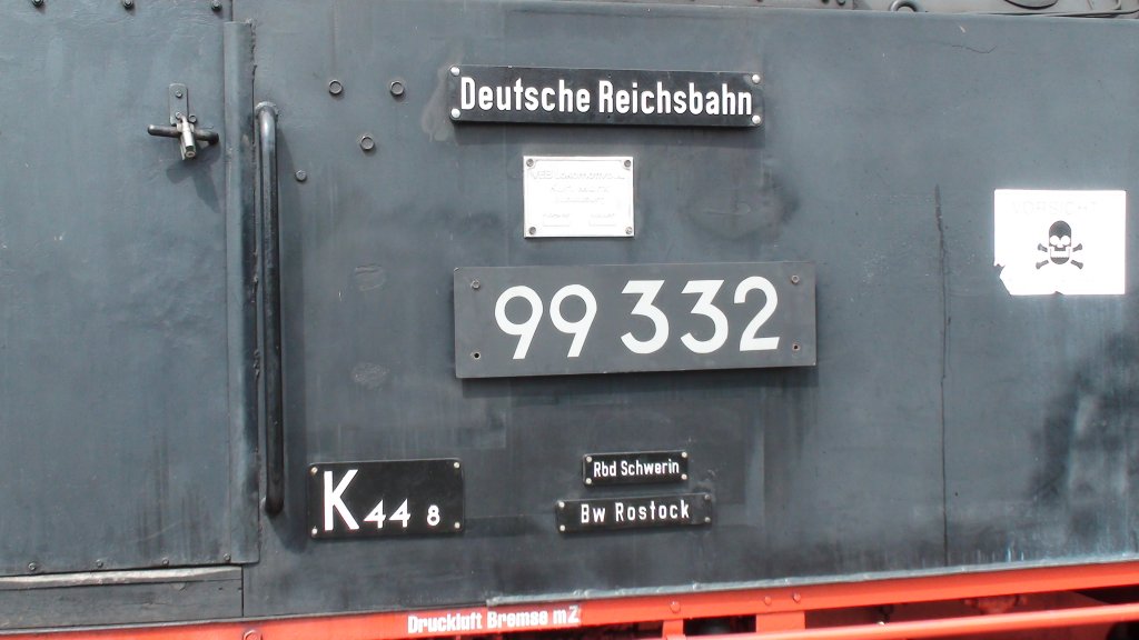 Lokschild von 99 332 aufgenommen beim Molli in K�hlungsborn-West am 04.08.2009