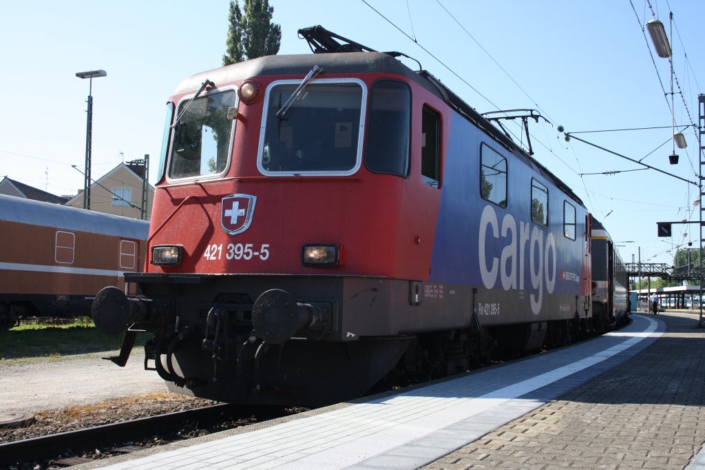 Loktausch und Richtungswechsel in Lindau: 421 395-5 SBB Cargo zieht weiter gen Zrich. 19.07.10