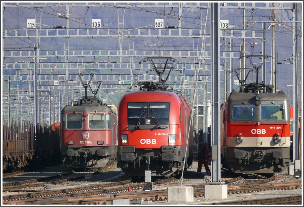 Lokvielfalt in Buchs SG. Re 420178-6, 1116 256-7 und 1144 230. (30.03.2010)