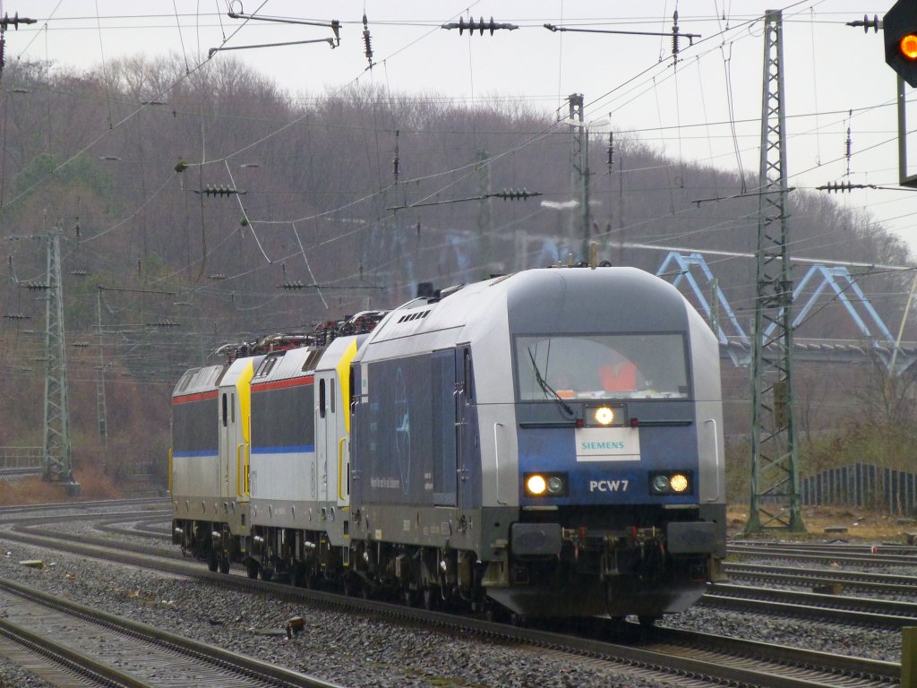 Lokzug mit PCW 7 und zwei belgischen E 28 bei Kln West am 01.02.2013