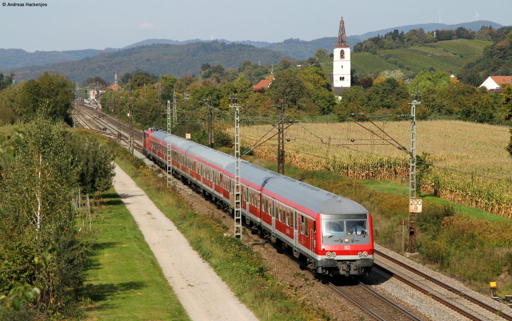 Lr 70463 (Lahr (Schwarzw)-Freiburg (Brsg) Hbf) mit Schublok 111 029-5 bei Denzlingen 25.9.11 Sonderzug aus Stuttgart