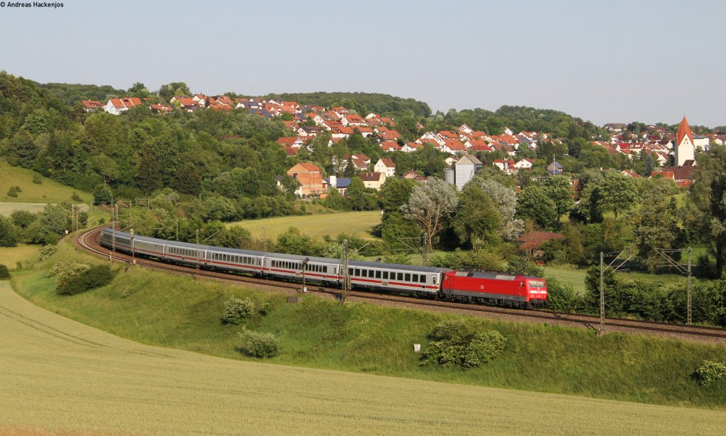 Lr***** (Stuttgart Hbf(?)-Ulm Hbf) mit Schublok 120 151-6 bei Lonsee 18.6.12