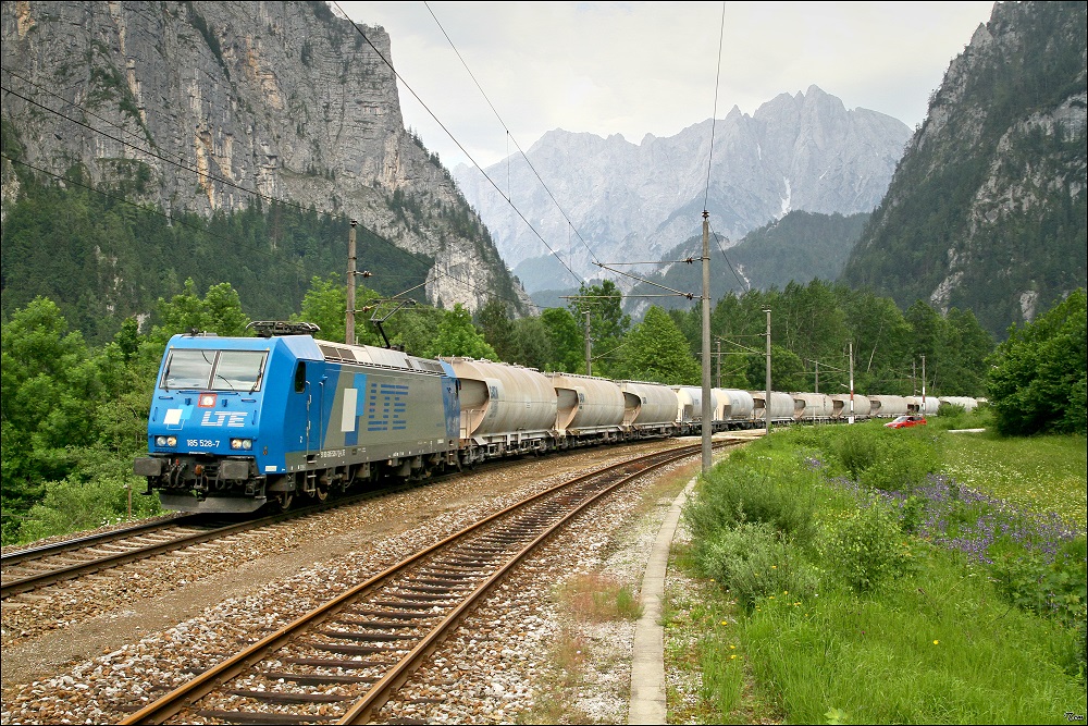 LTE 185 528  Hermine  fhrt mit dem Kaolinzug SGAG 48983 von Passau nach Gratkorn.
Gesuseeingang 12.6.2010