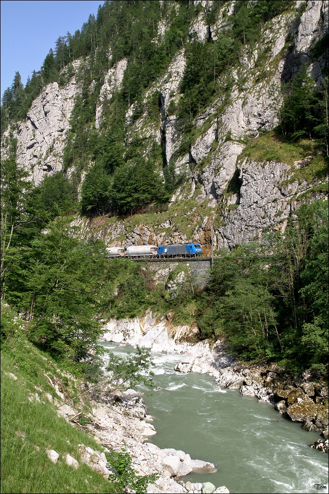 LTE 185 528  Hermine  f�hrt mit dem Kaolinzug SGAG 48983 von Passau nach Gratkorn.
Gstatterboden 12.6.2010