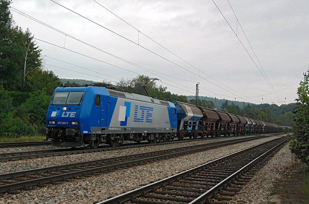 LTE 185 529 war am 30.09.2009 Richtung Westen unterwegs. Die Aufnahme entstand in Tullnerbach-Pressbaum.