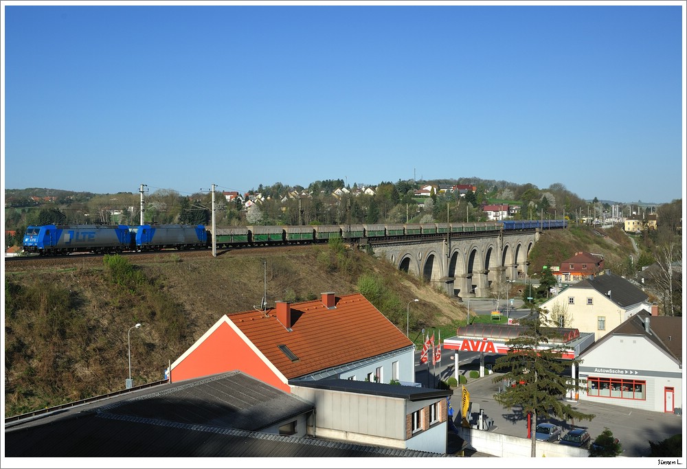LTE 185.528 und 185.524 mit dem 47321 in Neulengbach (35mm-Version fr Tom); 10.4.2011