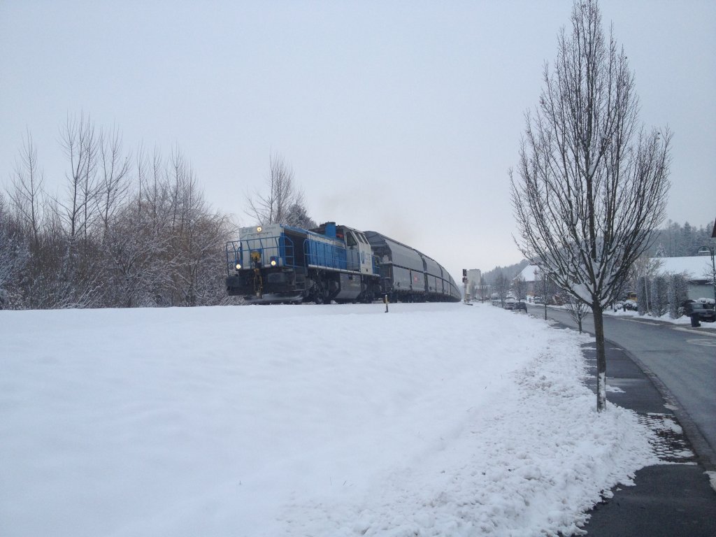 LTE 2170.001 mit dem leer Perlkieszug, von der Baustelle des Koralmtunnels, retour nach Graz-Kflacherbahnhof bei der Ausfahrt aus dem Bahnhof Lannach (ca. auf Hhe des Einfahrtshauptsignals). In Lannach musste der Zug die Kreuzung mit R 8507 abwarten welcher kurz zuvor von Lieboch kommend im Bahnhof Lannach ankam.