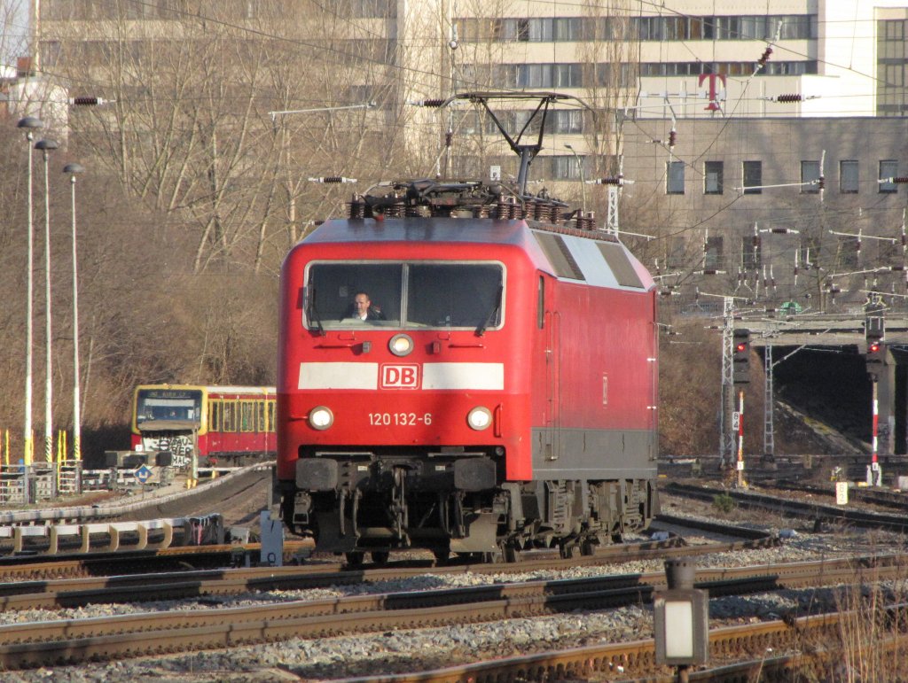 Lz Fahrt nach Berlin Hauptbahnhof tief am 22.03.2010
