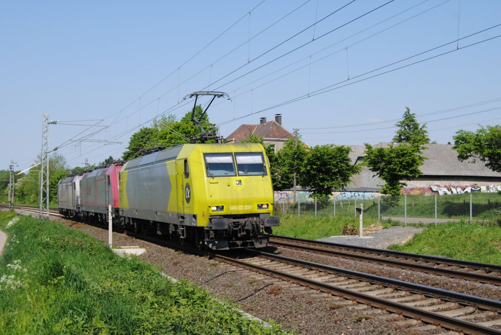 LZ in bach  - Palenberg  145 CL 031 von Alphatrain zieht Zwei 185er von Crossrail, am1.5.11 in Richtung Aachen