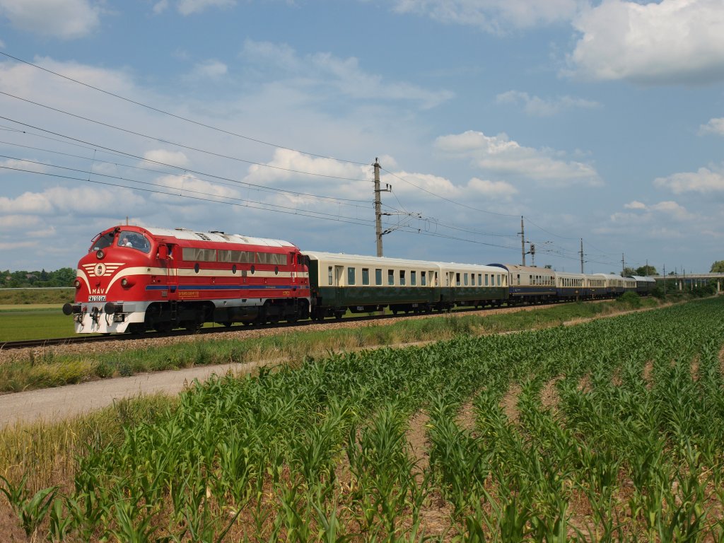 M 61.017 mit Sdz 16778 bei Fels a.Wagram am  22.6.13