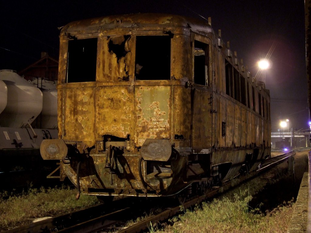 M274.003  Blauer Pfeil  - Schnellzug Triebwagen, produziert von Skoda Plzen, baujahr 1934, diesel-elektrische Kraftbertragung, Vmax = 100 km/h.. Weitere Informationen auf der Website www.m274.xf.cz .