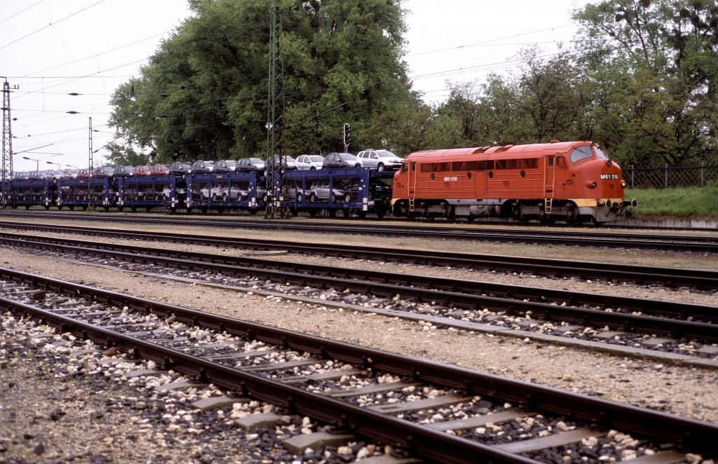 M61 019  Tata  08.05.11