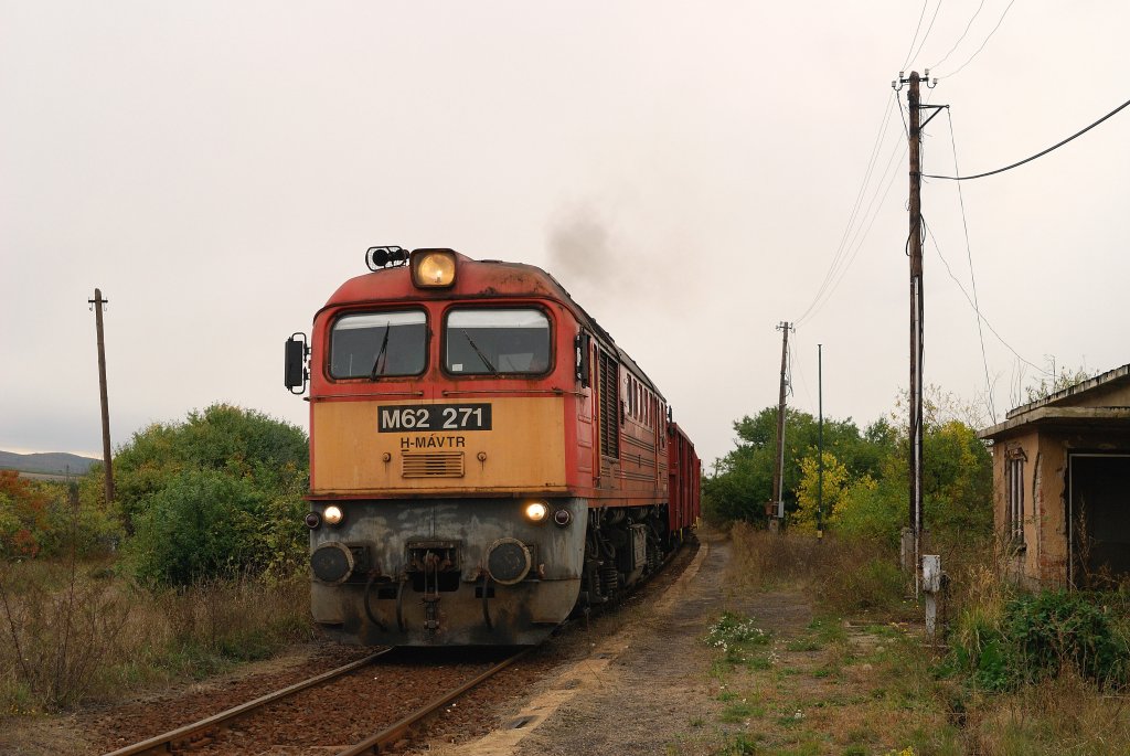 M62 271 mit Gterzug bei Feldebro (13.10.2009)