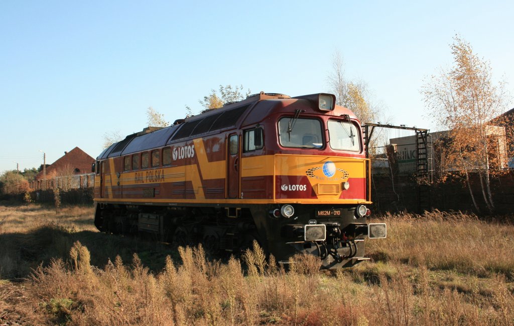 M62 M010 am 06.11.09 im PKP Bahnhof Gubin