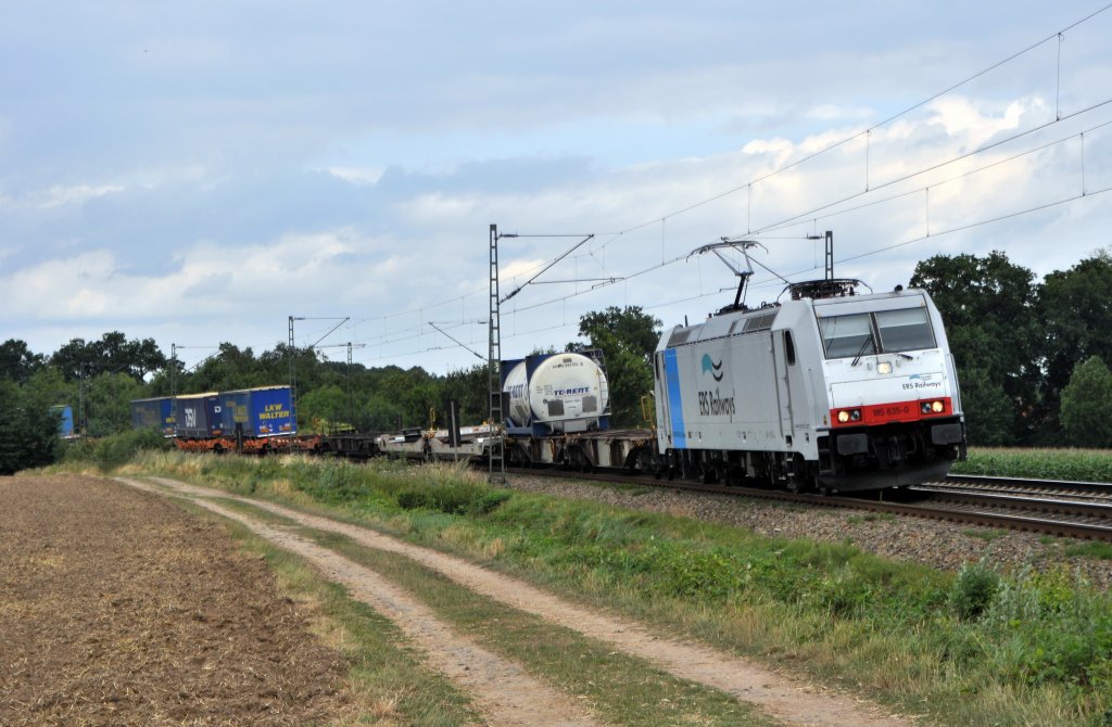 Macquarie European Rail 185 635, vermietet an Railpool, untervermietet an ERS Railways, mit KLV-Zug Richtung Osnabrück bei Vehrte am 11.08.13.