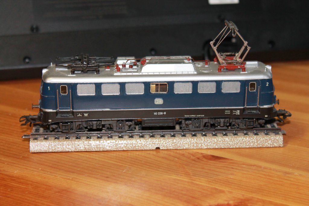 Mrklin (Gehuse) 3039 und Mrklin (Drehgestelle) 37401, BR 110 226-8 (ungenummert, ex. 110 234)