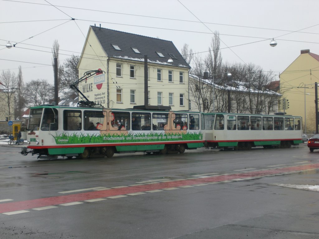 Magdeburg: Stra�enbahnlinie 1 nach Sudenberg an der Haltestelle S�dring.(18.2.2010)