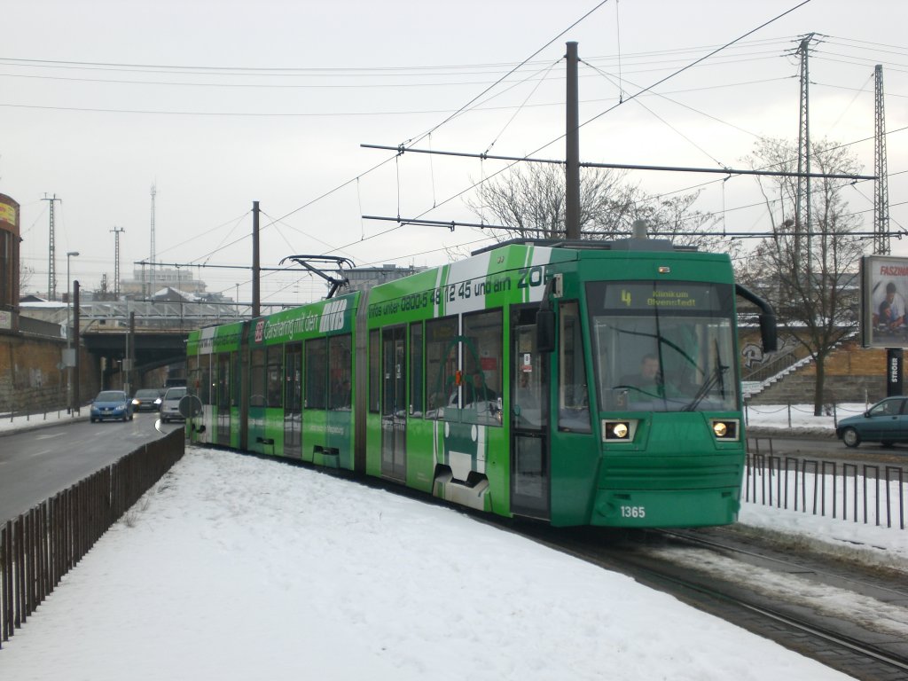 Magdeburg: Straenbahnlinie 3 nach Krankenhaus Olvenstedt am Damaschkeplatz/Hauptbahnhof.(18.2.2010)