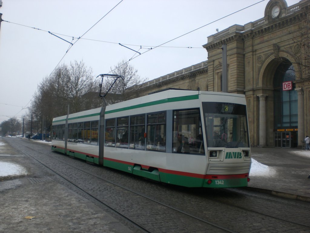 Magdeburg: Straenbahnlinie 3 nach Leipziger Chaussee am Hauptbahnhof.(18.2.2010)