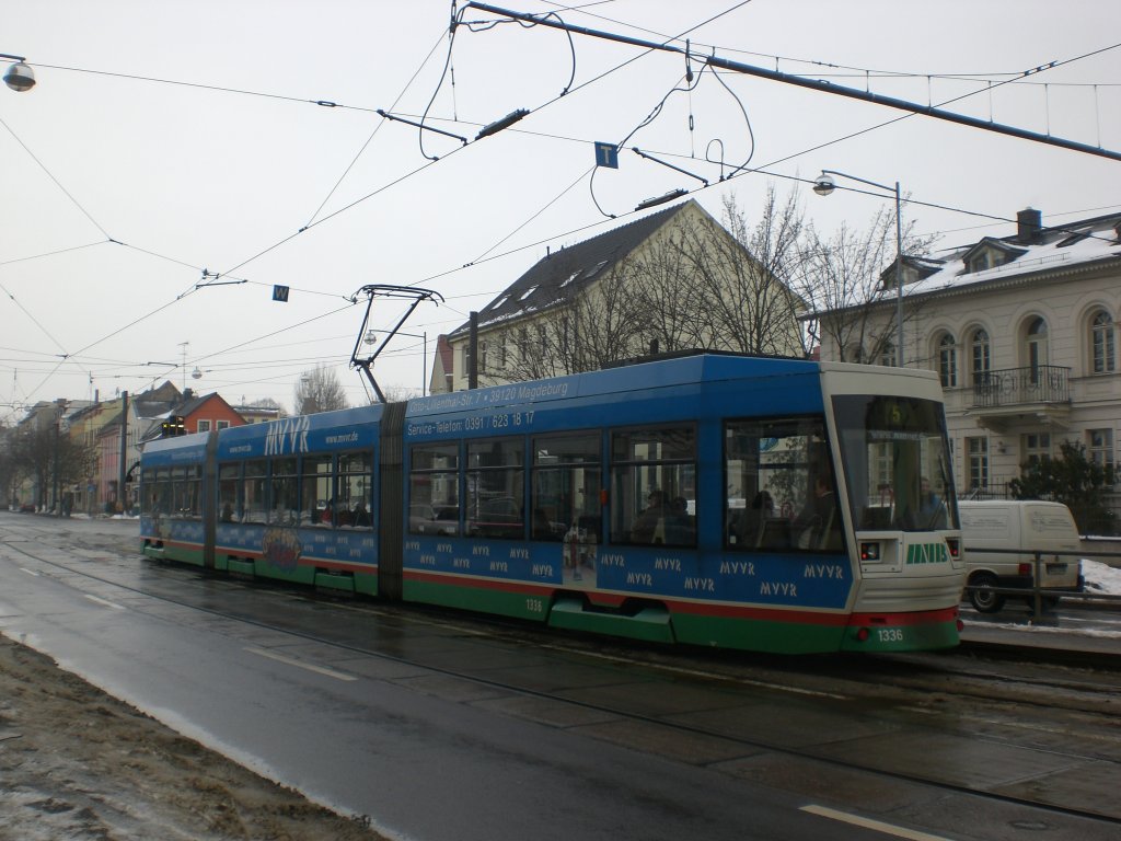 Magdeburg: Straenbahnlinie 5 nach Sudenberg an der Haltestelle Sdring.(18.2.2010)