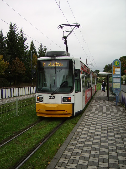 Mainzer Straenbahn Wagen 215 in Hechtsheim am 02.10.10