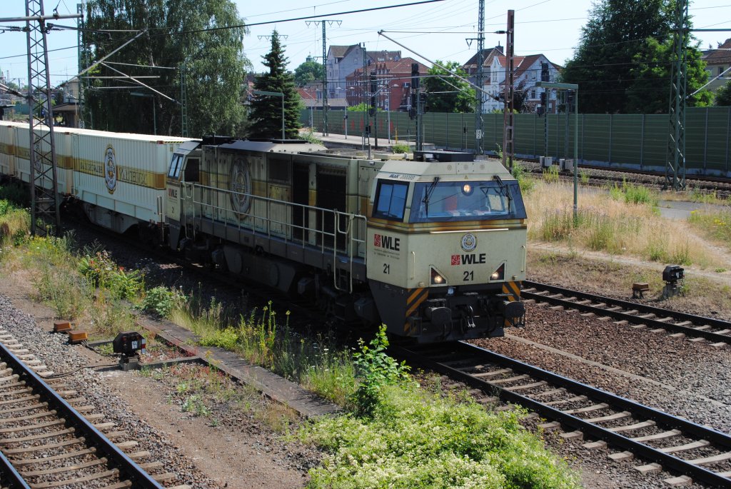 MaK 2000, zieht am 08.07.10. den Warsteinerzug Bierzug durch Lehrte.Fotostandpunkt war der Balkon des Musumstellewerk des Lehrter Eisenbahnverein.