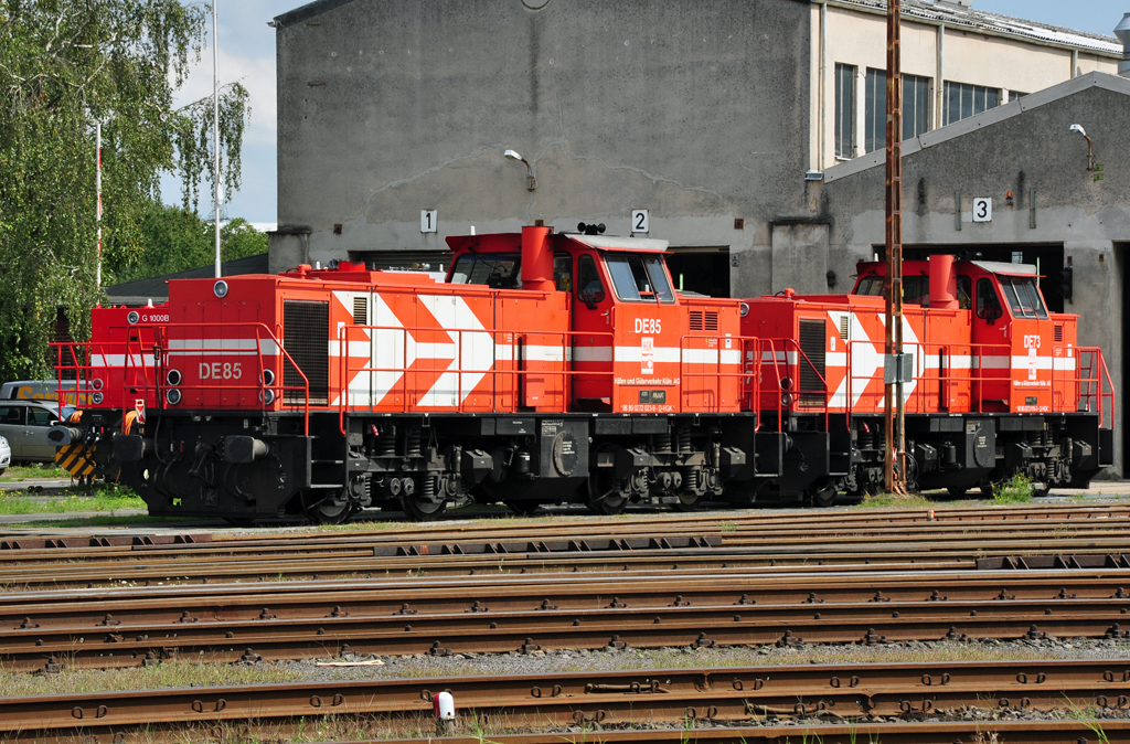 MaK DE 1002, Lok-Nr. DE 85 und DE 73 der HGK in Br�hl - 25.08.2011