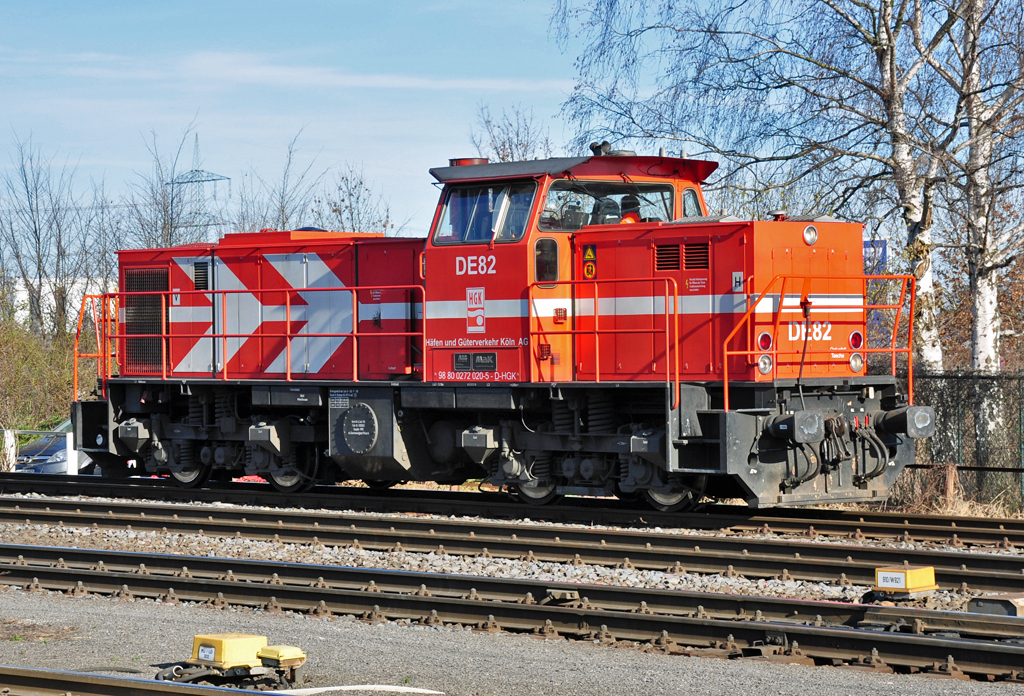 MaK DE 1002 Lokportrait, Nr. DE82 der HGK, am Bahnhofsgelnde in Brhl-Vochem - 07.02.2011