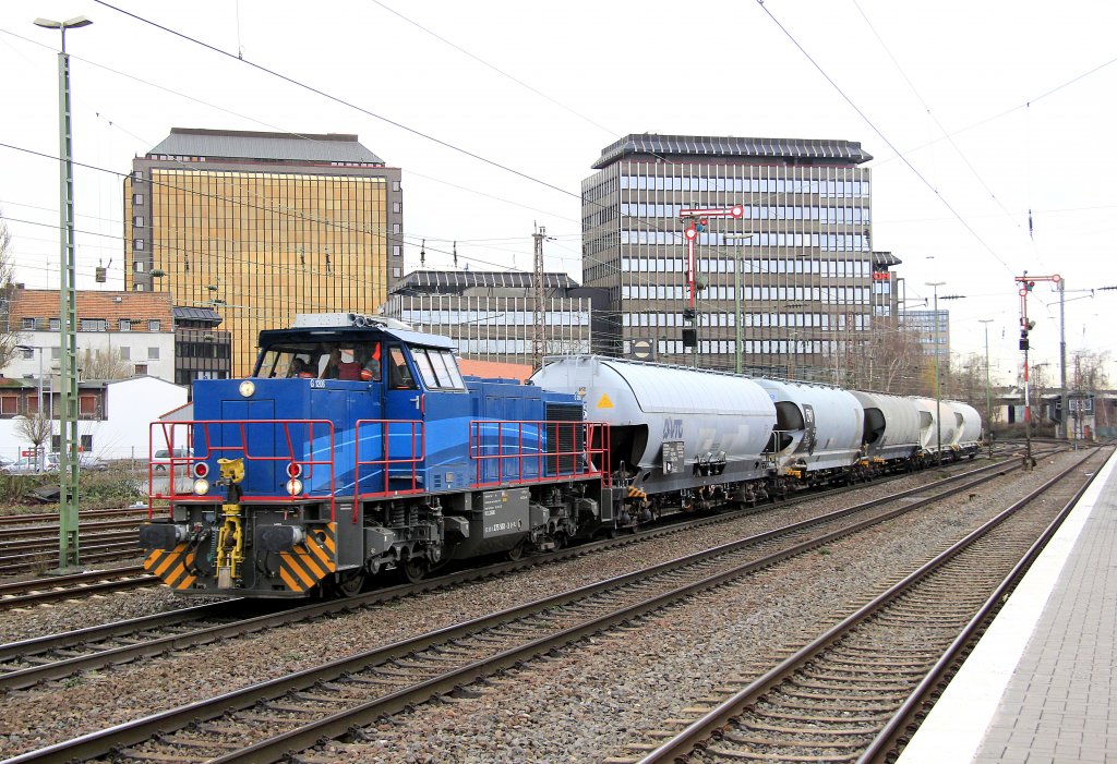 MaK G 1206 BB mit einem Kesselzug am 15.12.2012 in Düsseldorf Rath.