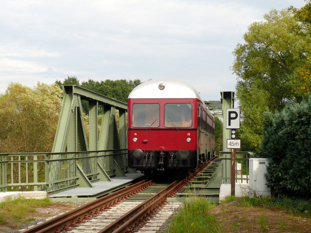 MaK GDT 0518 der AVL auf der Br�cke �ber die Ilmenau am ehemalige Hp Nettelberg zwischen Winsen (Luhe) und T�nnhausen; 03.10.2010
