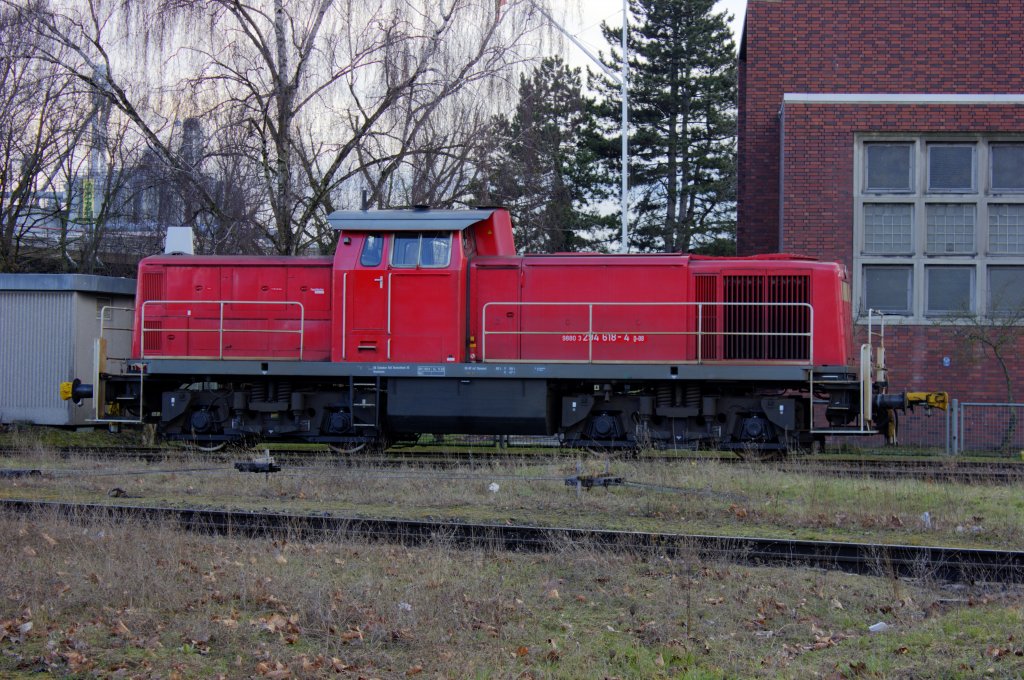 MaK V90 (DB 294 618-4) am Rheinhafen in Karlsruhe - 2013