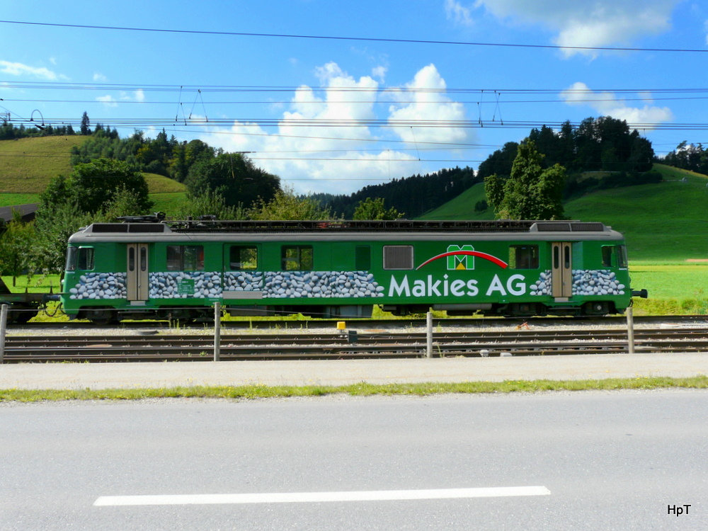 MAKIES AG - Triebwagen BDe 4/4 576 049-1 (ex SOB) mit Werbung abgestellt im Kieswerkareal bei Gettnau am 15.07.2011