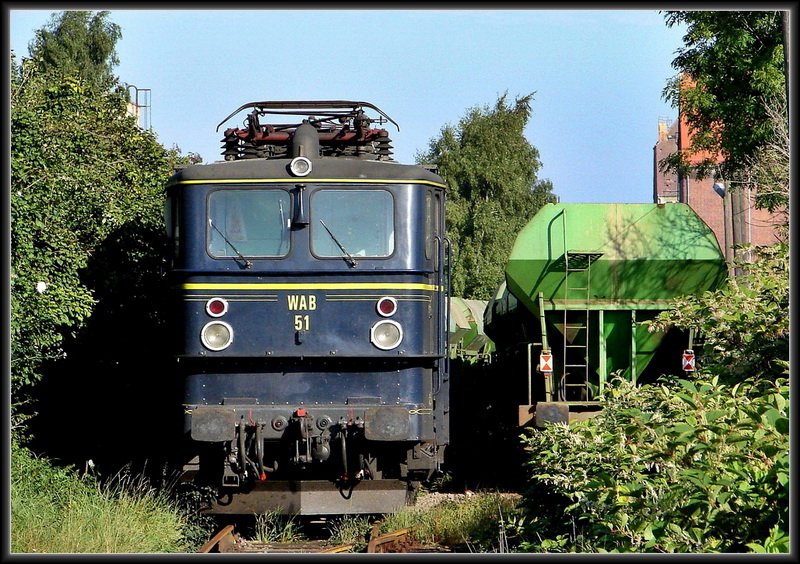 Mal etwas entspannendes grn fr die Schneegeplagten Augen. WAB 51 steht auf den Gleisen der Hafenbahn in Stralsund. am 14.09.05 