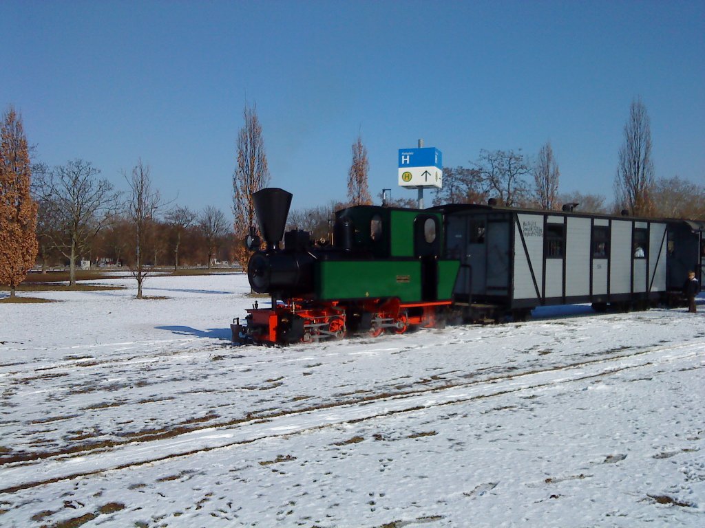 Malletdampflok No13 des Frankfurter Feldbahnmuseums.Sie ist hier im Rebstockpark zu sehen.Sonntag 7.3.10.