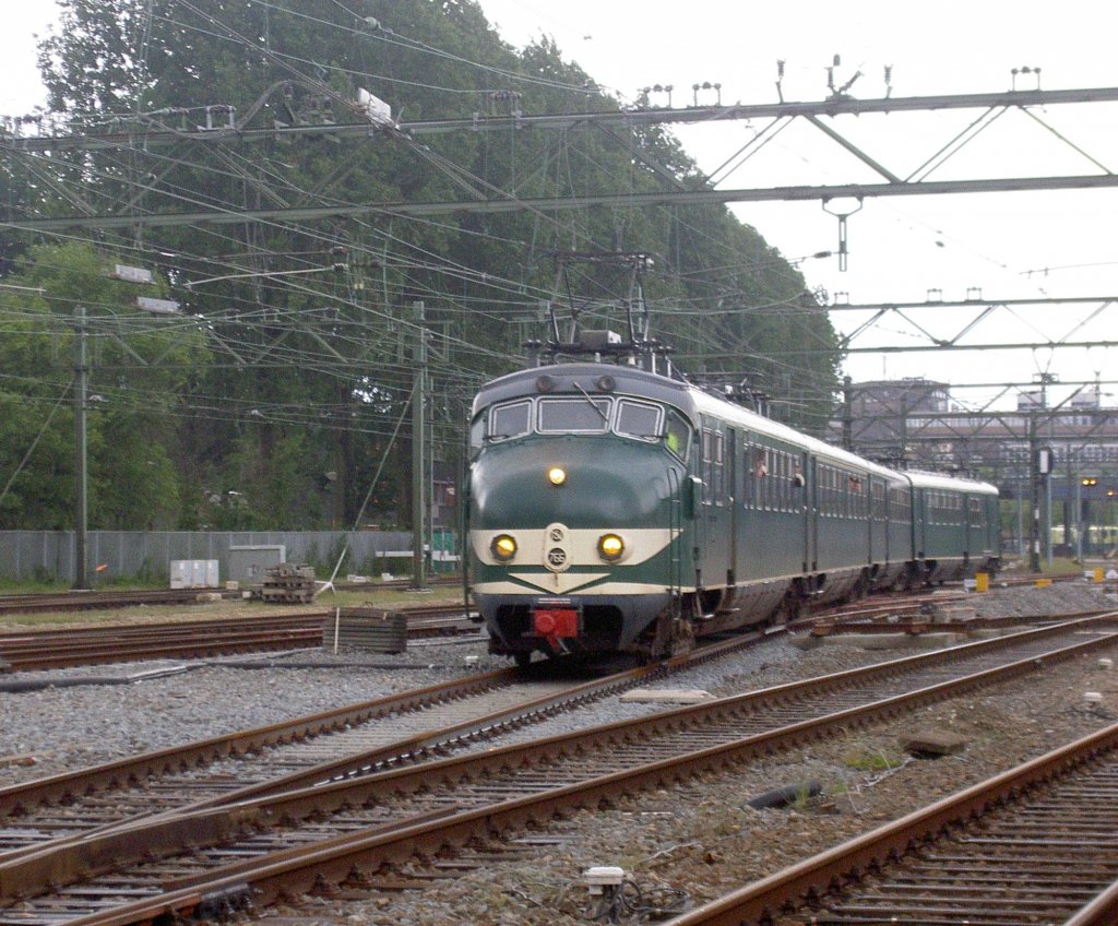 Mat'54 beim einfahrt in Hbf Den Haag.