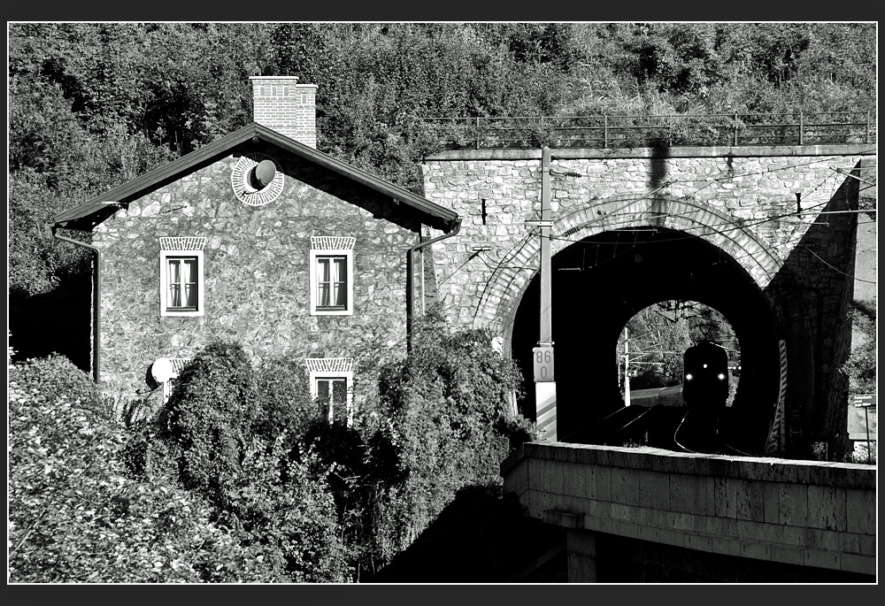 MAV 470 005mit OIC 531 nach Lienz im Pettenbachtunnel am 11.10.2012