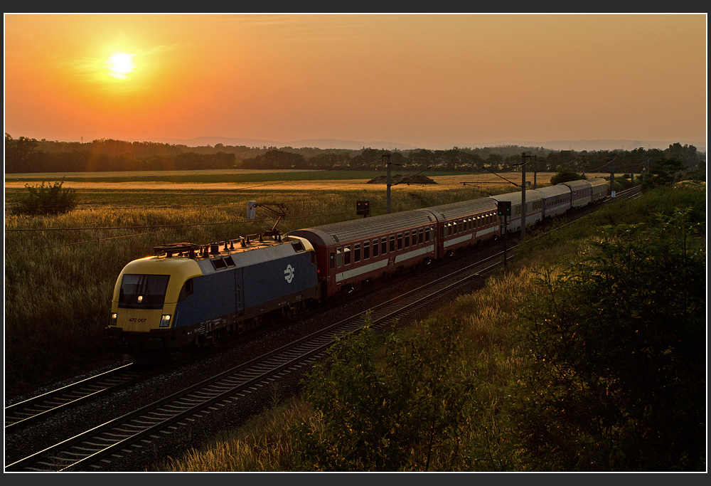 MAV 470 007 mit EN 247 DACIA bei Gramatneusiedl, 19.6.2012