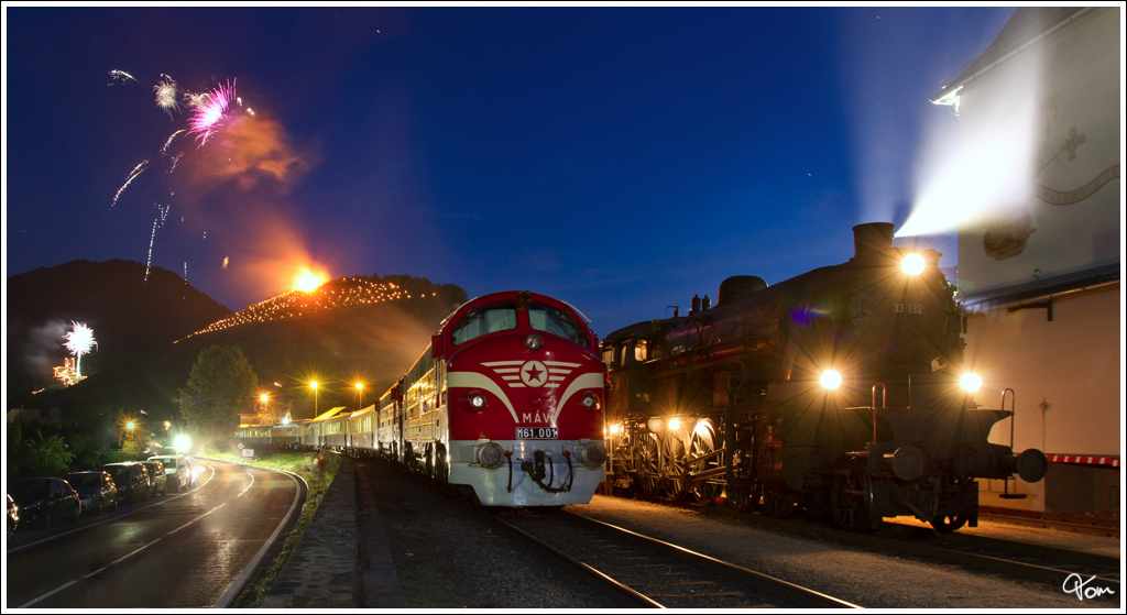 MAV NOHAB M61 001 & 2761017 + B&B Dampflok 33.132 beim Feuerwerk anlsslich der Sonnwendfeier 2012 in der Wachau. 
Spitz a. d. Donau 23.6.2012