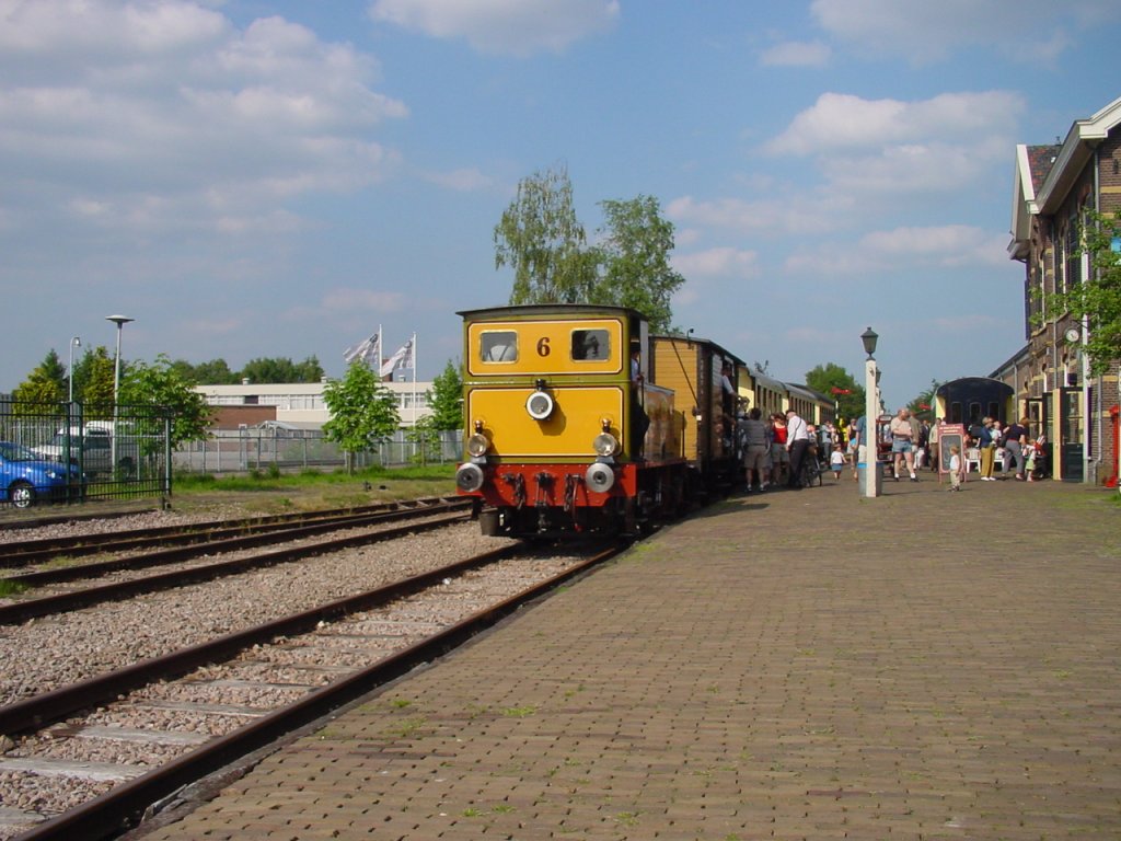 MBS lok 6 Magda,SA des Ateliers de Construction de la Meuse Liege 1925.
22 t.,30 km/h.Haaksbergen 29-05-03.