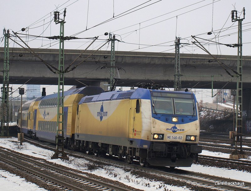 ME 146 02 beschleunigt am 23.01.10 den ME 80947 nach Uelzen aus Hamburg-Harburg Richtung Winsen (Luhe).