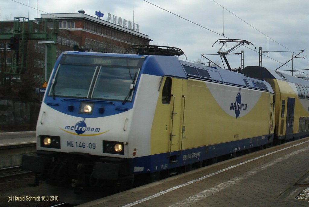ME 146-09 am 16.3.2010 im Bahnhof Hamburg-Harburg vor dem Metronom nach Uelzen