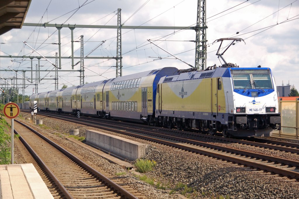 ME 146-17 schiebt ihren Metronom durch Hannover-Ledeburg Richtung Uelzen.