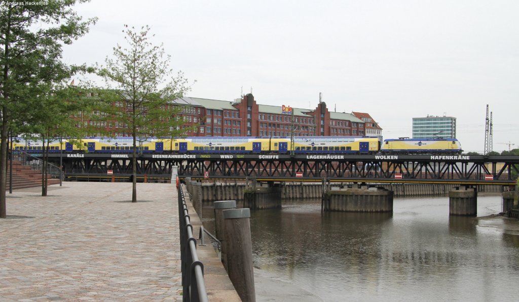 ME 82017 (Bremen Hbf-Hamburg Hbf) mit Schublok 146 505-3 auf der Oberhafenbrcke 5.8.12