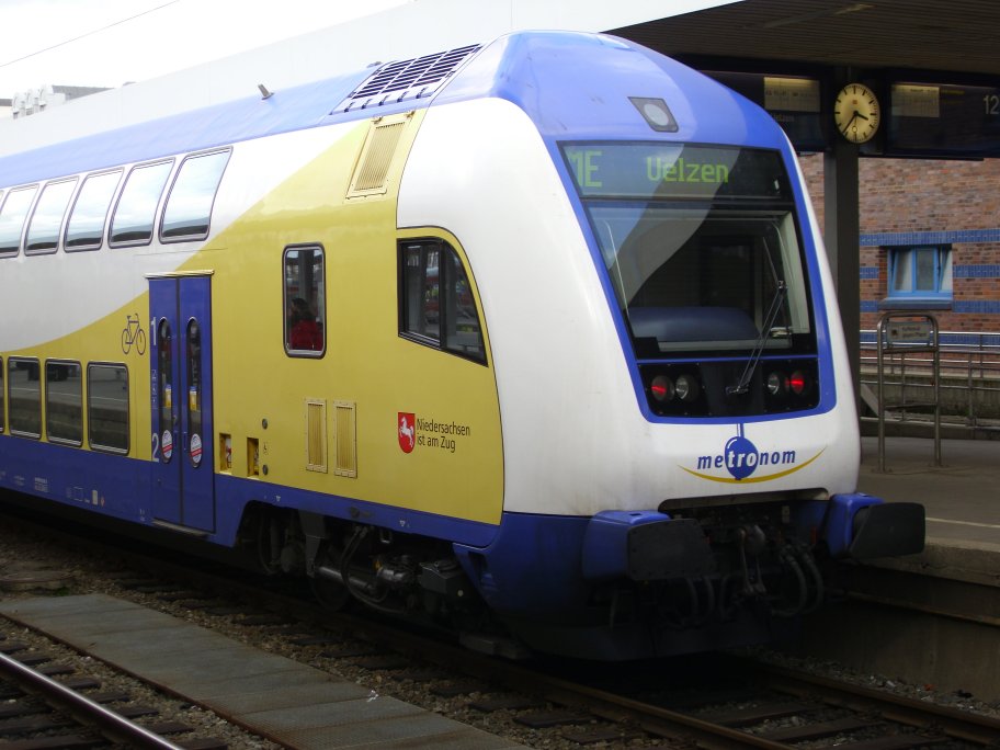 ME Steuerwagen mit Werbung f�r das Land Niedersachsen. Bahnhof HH-Altona