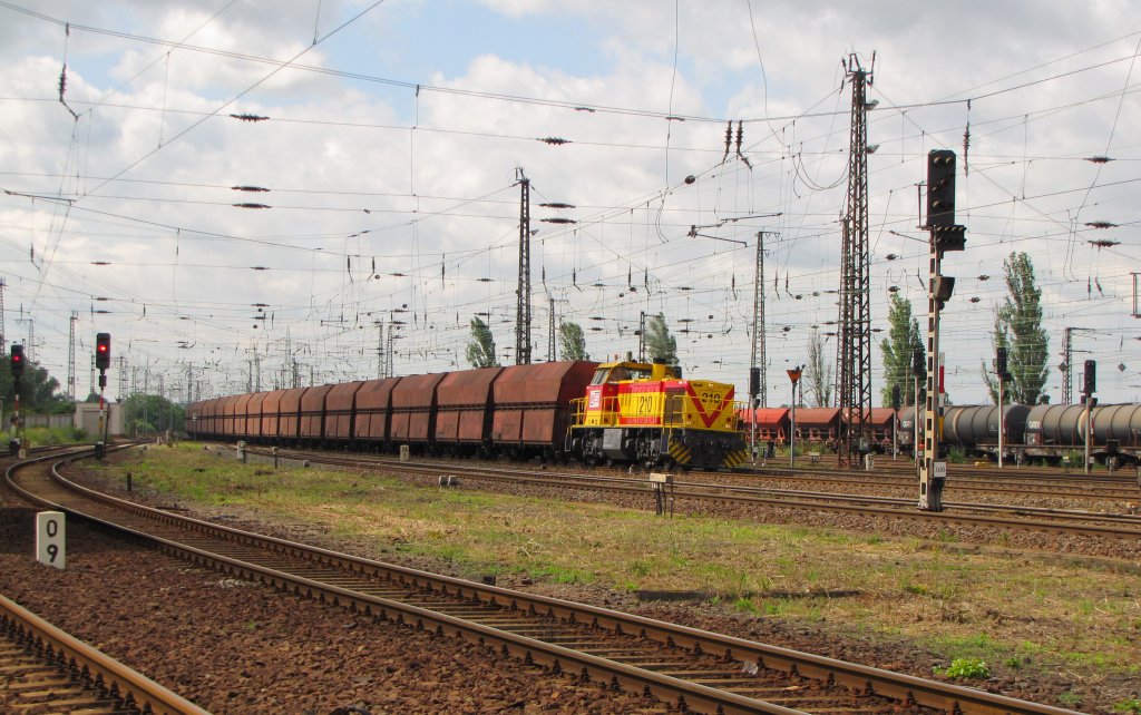 MEG 210 (92 80 1275 210-3 D-MEG) mit einem Kohlependel von Whlitz in die Buna Werke, am 25.06.2012 in Grokorbetha.
