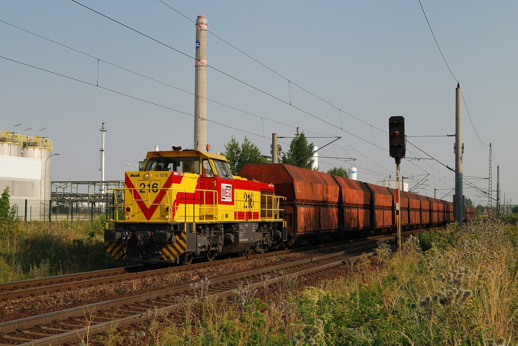MEG 216 mit Kohlezug in Leuna Werke Nord (26.07.2012)