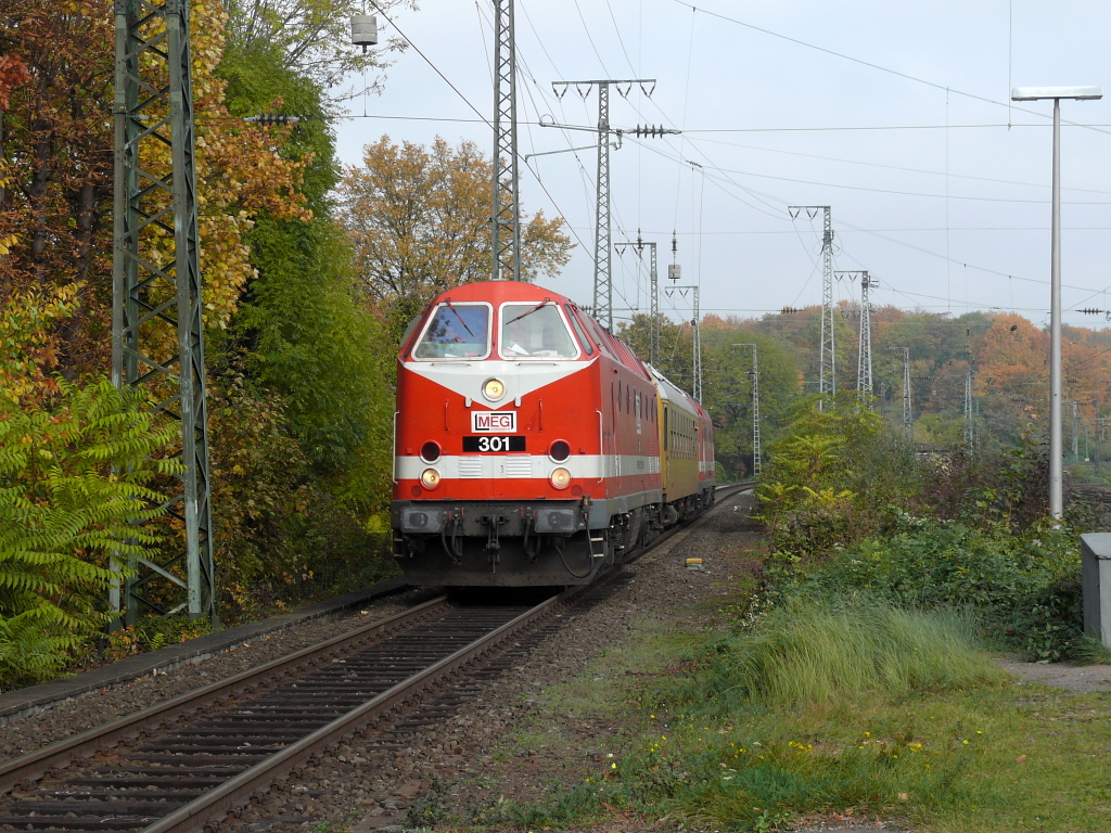 MEG 301 und 302 mit einem Messwagen in Kln-West. 31.10.2011.